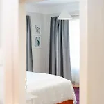 Апартаменти Orange Flat By Grazrentals Design 72m2 & Free Parking