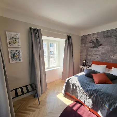 Orange Flat By Grazrentals Highest Standard & Free Parking Apartment *