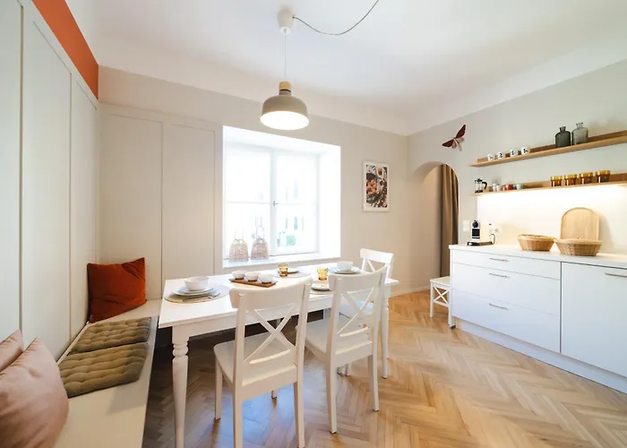 Orange Flat By Grazrentals Design 72m2 & Free Parking Appartement